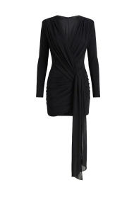Robe maxi en dentelle noire à col plongeant.